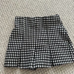 Black and white Skirt/shorts - mini (S)